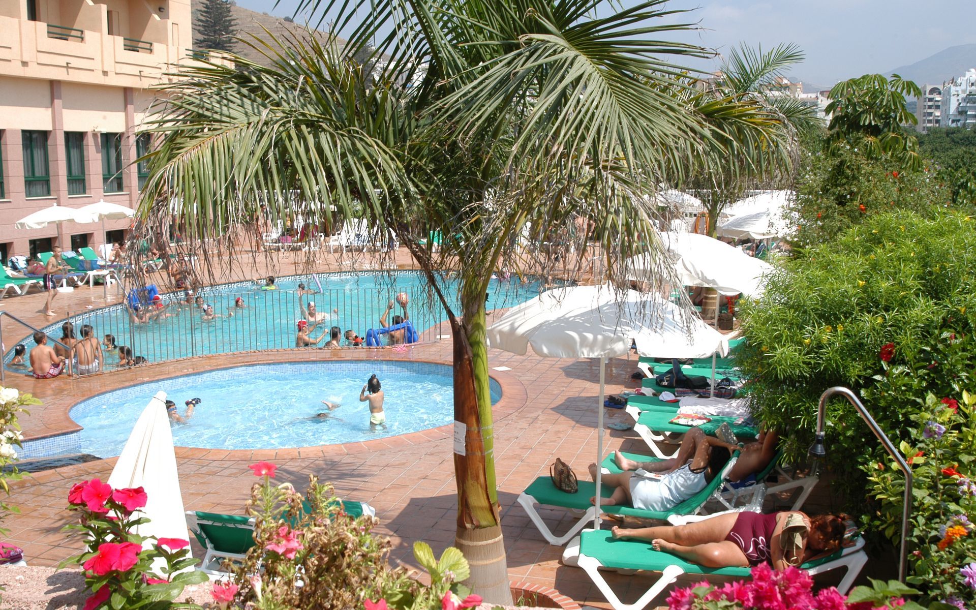 Hotel Victoria Playa Almunecar Exterior photo